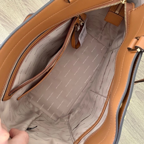 Michael Kors Mott Leather Tote 30F7GOXT2L in Acorn - Picture 6 of 6